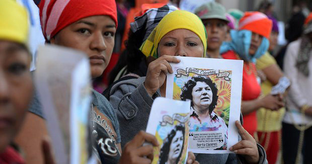 Lenca indigenous women protest against the murder of Honduran environmentalist Berta Caceres, in front of the Public Ministry in Tegucigalpa on April 5, 2016.