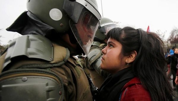 This Viral Chile Protester Photo Captured the September 11 Mood