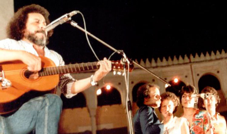 Primera's songs about the suffering of the poor quickly gained him the affection of the public.