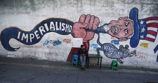 Anti-imperialist graffiti in Caracas