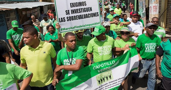 Green March protesters demonstrate against corruption.