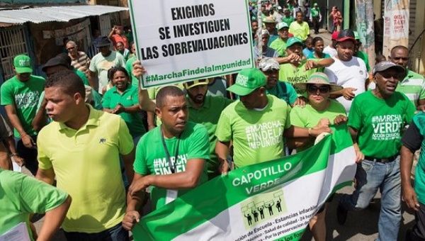 Green March protesters demonstrate against corruption.