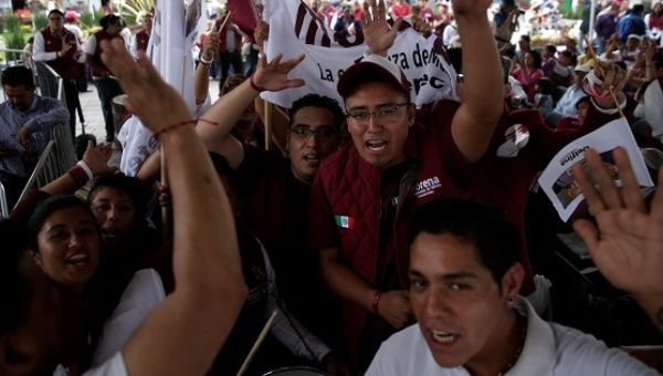 Supporters of Delfina Gomez of Morena, candidate for the governor of the State of Mexico, support her campaign in Metepec, State of Mexico, May 16, 2017.