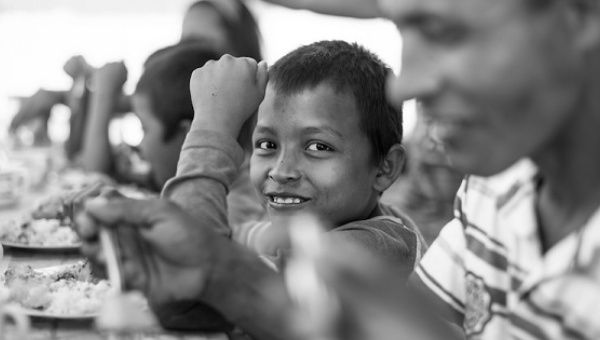 A young Colombian refugee gets a taste of home from his aunt’s cooking.