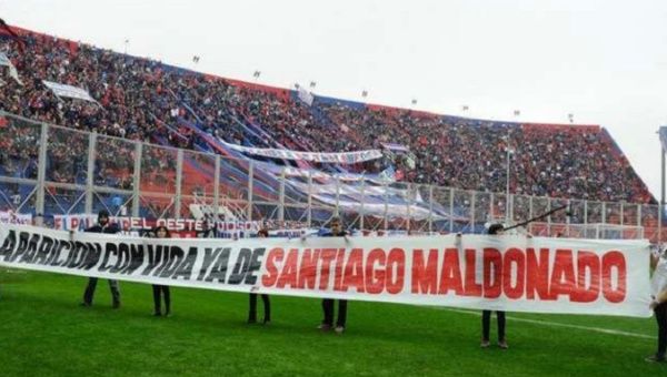 The San Lorenzo soccer team displayed a banner demanding to know Santiago Maldonado’s whereabouts.