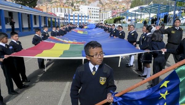 Part of the 70-kilometers-long flag Bolivia's army and students are sewing in support of their country's demand for sea access. La Paz, Bolivia. Feb. 15, 2018. 