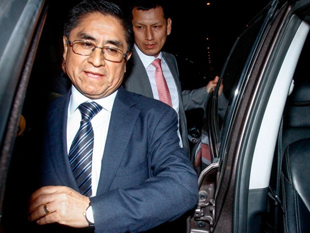 Hinostroza had been barred by court orders from leaving Peru while he was investigated for influence peddling and other crimes.