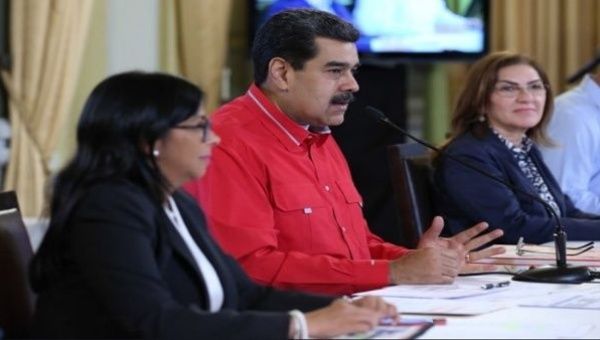 The head of state asked the country to follow the path of the Constitution and dialogue to overcome the problems of Venezuela. 