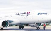 La aerolínea chilena Latam deja de operar dentro de Argentina a causa del impacto de la Covid-19.