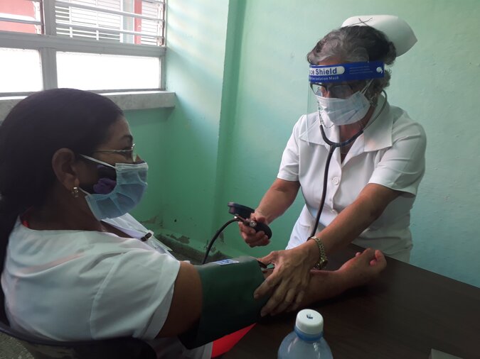 With the presence of Dr. Reinaldo Pons Vázquez provincial director of Health in Camaguey, vaccination has begun in groups and territories at risk with the vaccine candidate Abdala for health workers of the Eduardo Agramonte Piña Pediatric Hospital.