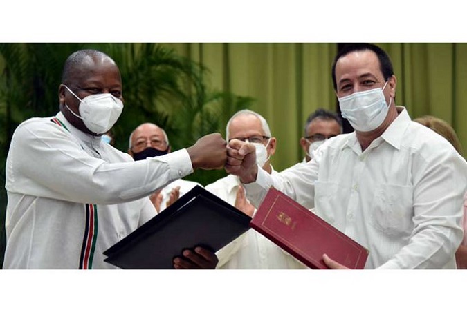 Cuba and Kenya signed important agreements for the provision of health care services, as well as the training and education of doctors from that African nation.