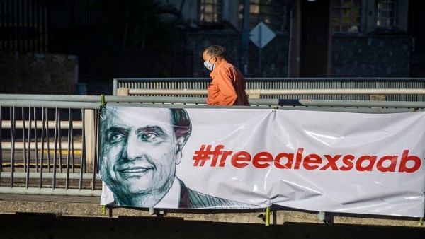 Alex Saab banner demanding his release