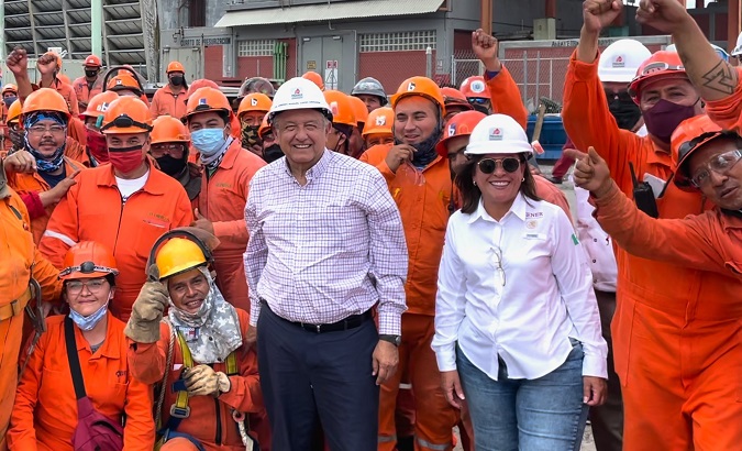 President Andres Manuel Lopez Obrador (C) Nuevo Leon, Mexico, Sept 25, 2021.