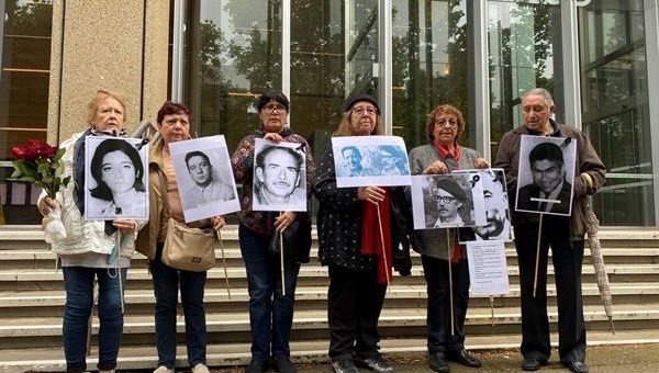 Chileans demand justice for the victims of Augusto Pinochet's dictatorship, Sydney, Australia, Nov. 24, 2021.