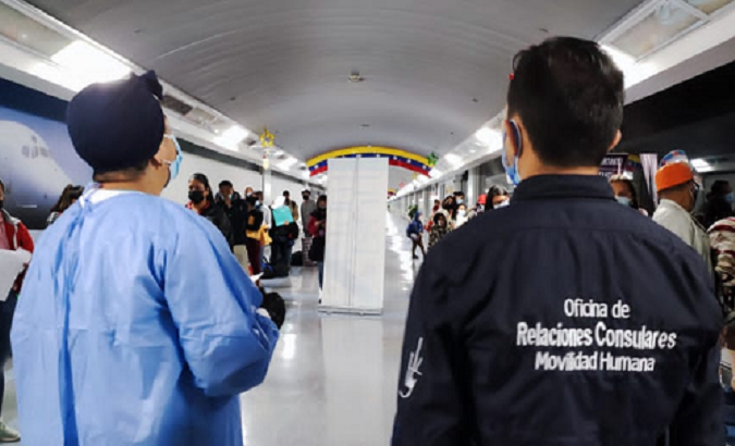Venezuelans arrive at Simon Bolivar International Airport, Maiquetia, Venezuela, Nov. 24, 2021.