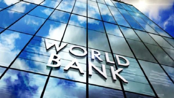 The World Bank announced a complicated economic situation faced by various downside risks for global growth