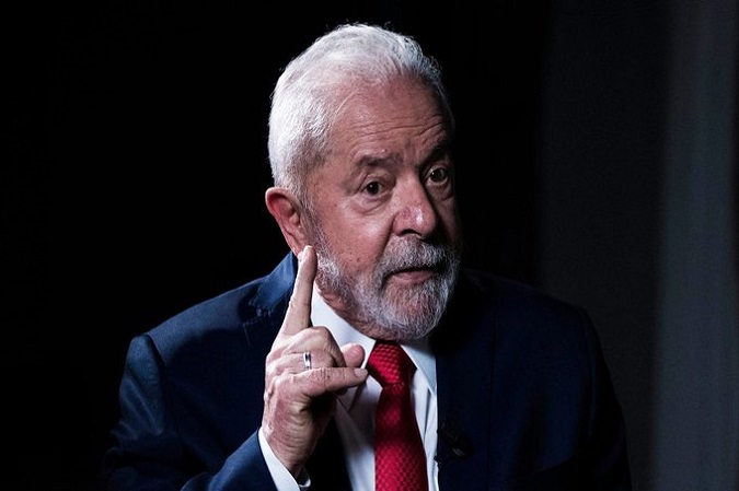 Brazilian Presidential candidate and former president Luis Inacio Lula da Silva currently visiting Mexico asks world powers to avoid new cold war.