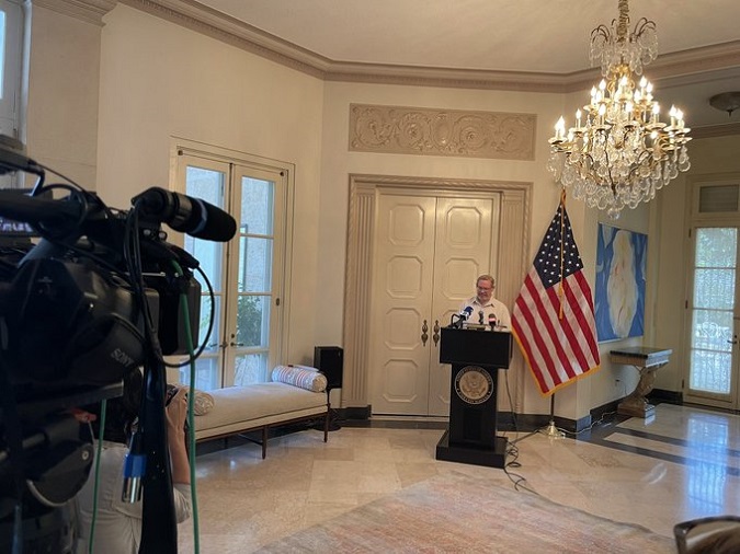 Timothy Zúñiga-Brown the chargé d'affaires of the US Embassy in Havana announces the resumption of limited visa services for Cubans on the island.