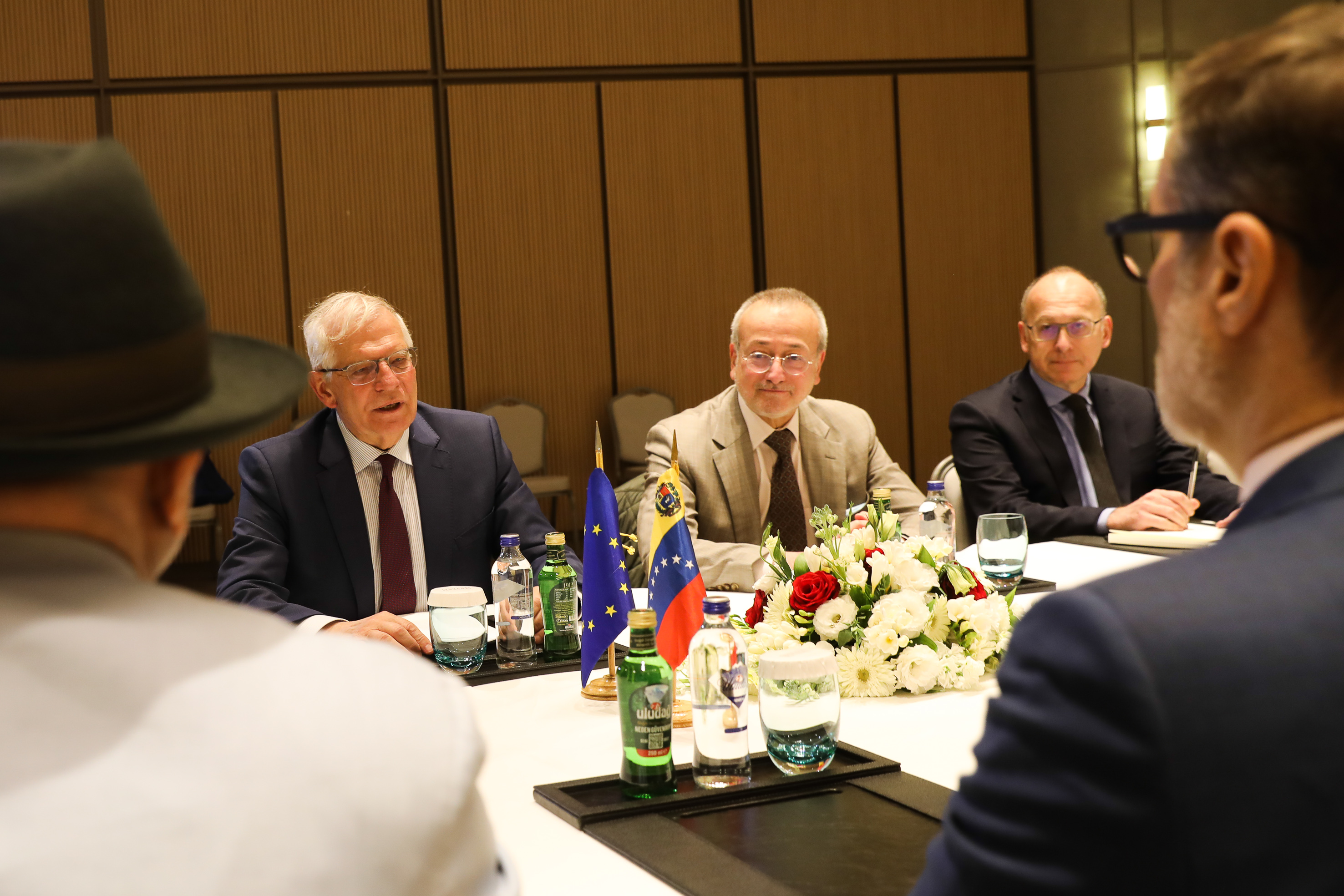 Venezuelan diplomats meet EU representatives in Turkey