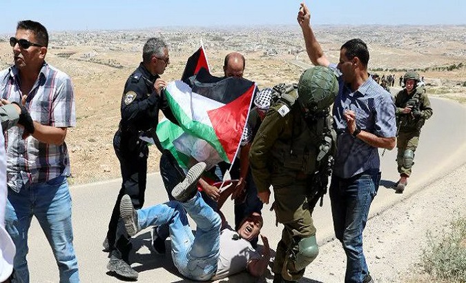 At least 20 people were injured in the Israeli crackdown in the occupied West Bank city of Nablus. Jun. 10, 2022.