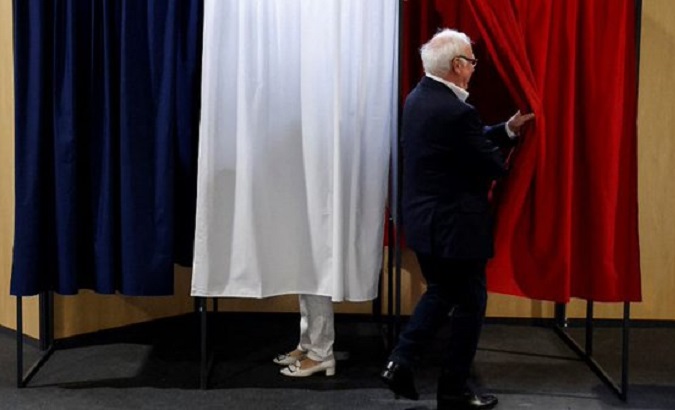 French citizens casting their votes, June 19, 2022.