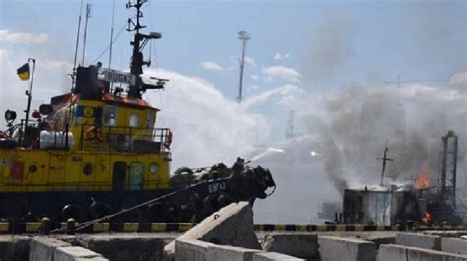 Russia confirms strike in Odessa port after grain shipment deal with Ukraine. Sources say Kyiv & EU allies tried to take advantage of deal to militarize the port - something Russia says it’ll never allow.
