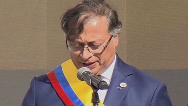 Gustavo Petro promises to forge a peace agreement with armed groups and end the 
