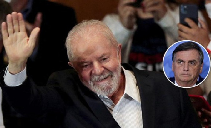 Workers' Party candidate Lula da Silva (L) & President Jair Bolsonaro (R).