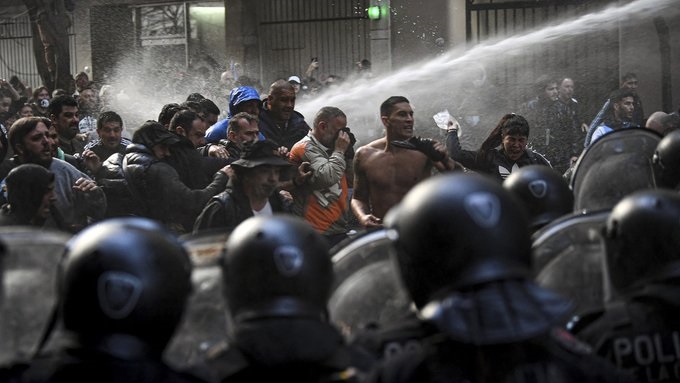 Legislators denounced the violence used by police forces against demonstrators supporting Argentina's Vice President. Aug. 29, 2022.