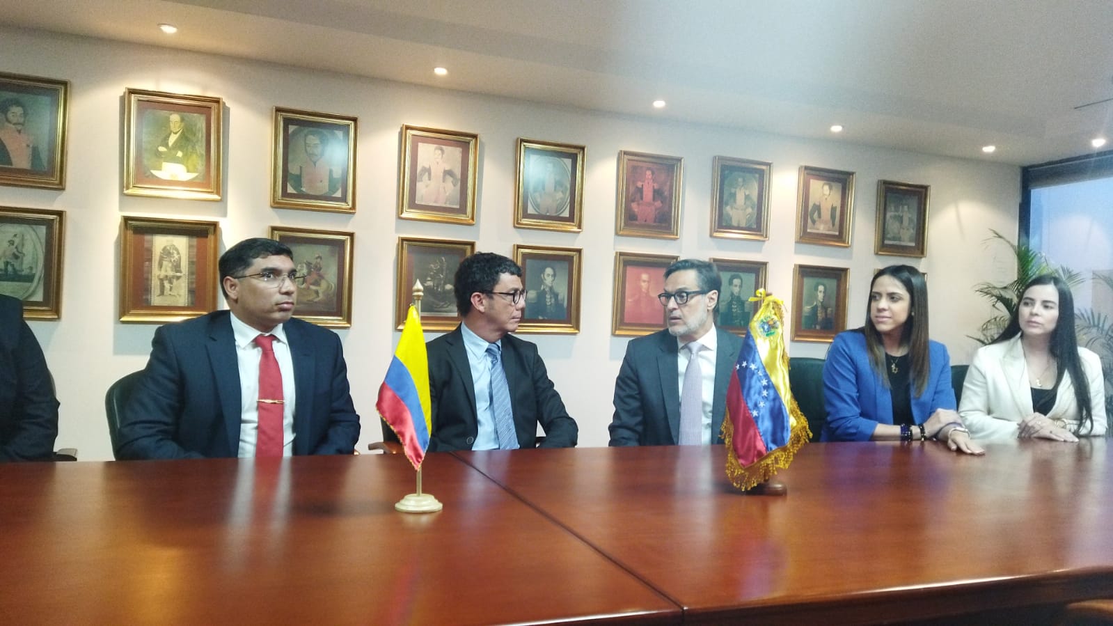 Venezuelan Ambassador to Colombia and teams