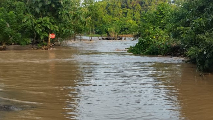 Durante este martes se registró el desbordamiento del río Samalá en el municipio de San Andrés Villa Seca, Retalhuleu.