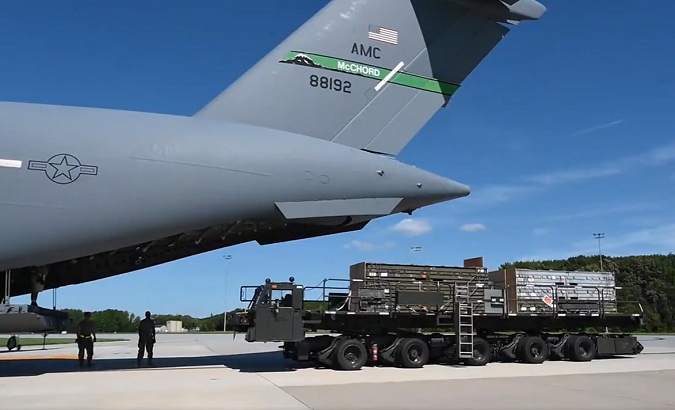 Weapons bound for Ukraine being loaded onto a C-17 at Dover Air Force Base, U.S.