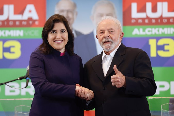 The former president of Brazil and current presidential candidate, Luiz Inácio Lula da Silva, meets with Senator Simone Tebet who has declared her support for the leader of the Workers' Party (PT)