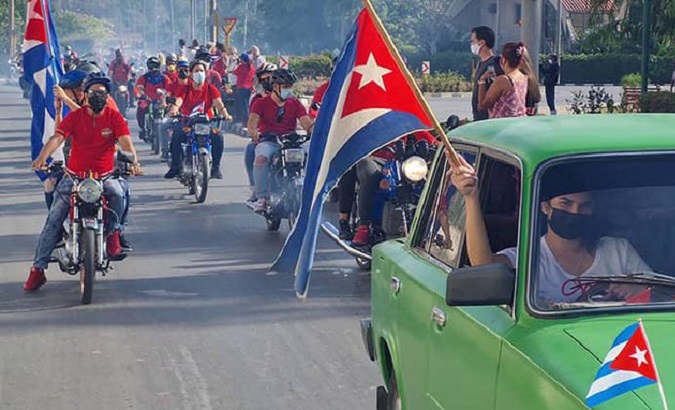 People rejecting the U.S. blockade against Cuba.