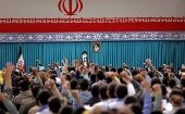 Jameneí dijo que para terminar con la actual inestabilidad global, EE. UU. y las potencias occidentales deben equilibrar el “poder político, económico, cultural y científico entre Occidente y Asia”.