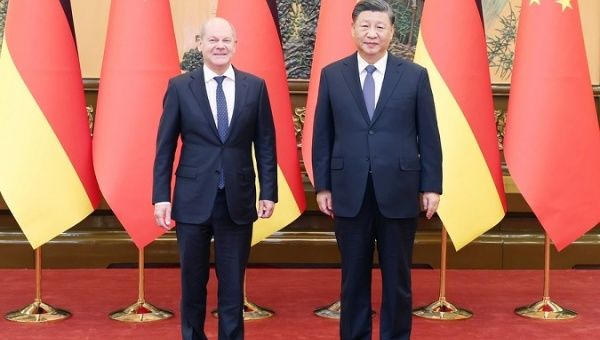 Chancellor Olaf Scholz (L) and President Xi Jinping (R) in Beijing, China, Nov. 4, 2022