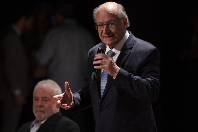The vice president-elect, Geraldo Alckmin, participates during a speech by the president-elect, Luiz Inacio Lula da Silva