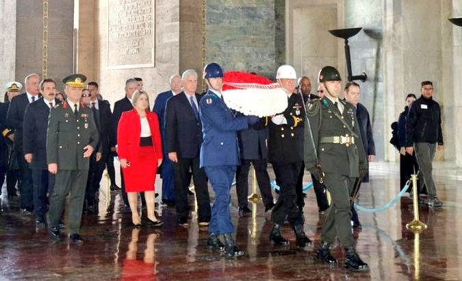 Cuban President Miguel Diaz-Canel (C) in Anitkabir, Türkiye, Nov. 23, 2022.
