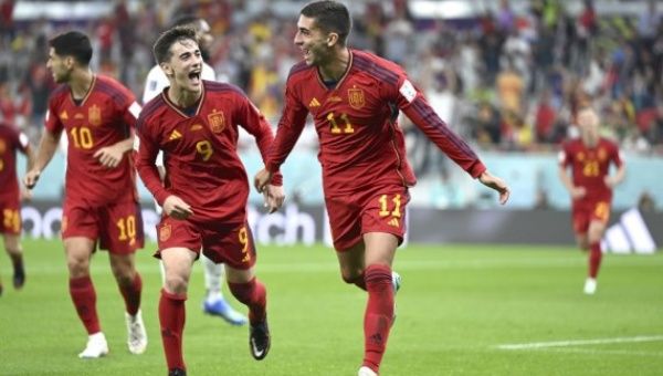 Ferran Torres (R) of Spain celebrates with teammates after scoring during the Group E match against Costa Rica at the 2022 FIFA World Cup at Al-Thumama Stadium in Doha, Qatar, Nov. 23, 2022. 