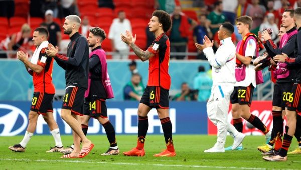 Axel Witsel (C) of Belgium and teammates applaud fans at the end of the FIFA World Cup 2022 group F soccer match between Belgium and Canada at Ahmad bin Ali Stadium in Doha, Qatar, 23 November 2022. Belgium won 1-0.