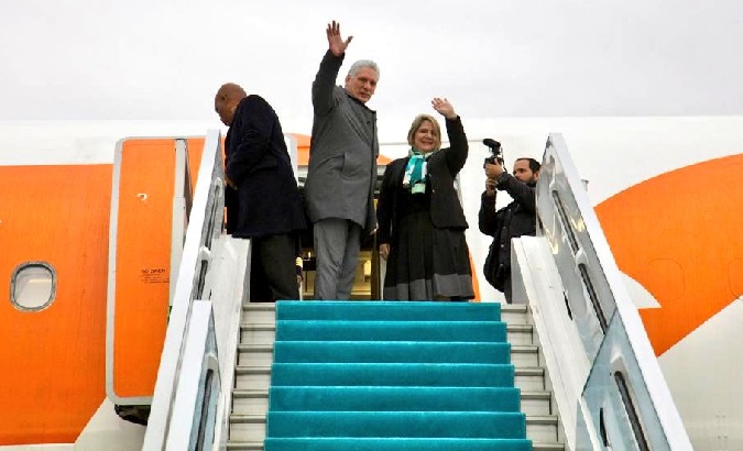Cuban President Miguel Diaz-Canel (L) leaves for China, Nov. 24, 2022.