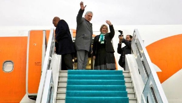 Cuban President Miguel Diaz-Canel (L) leaves for China, Nov. 24, 2022.