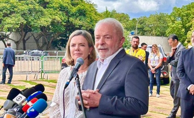 Brazilian President-elect Lula da Silva (R) and Gleisi Hoffmann (L), Dec. 2022.