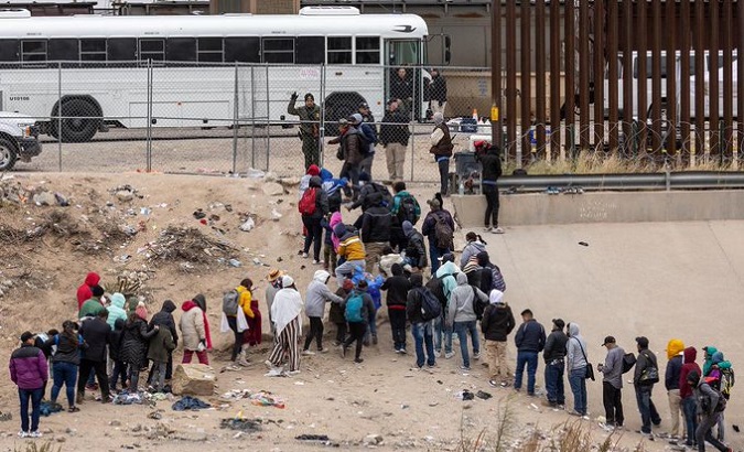 Migrants at the border in El Paso, U.S., 2022