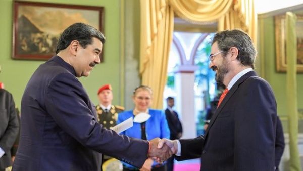 Ramón Santos Martínez presented his credentials to President Nicolás Maduro at the Miraflores presidential palace. Jan. 24. 2023. 
