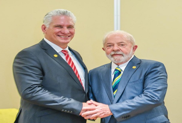 Cuban President Miguel Diaz-Canel (L) and Brazilian President Lula da Silva (R), Buenos Aires, Argentina, Jan. 24, 2022.