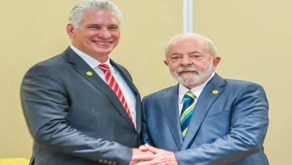 Cuban President Miguel Diaz-Canel (L) and Brazilian President Lula da Silva (R), Buenos Aires, Argentina, Jan. 24, 2022. 