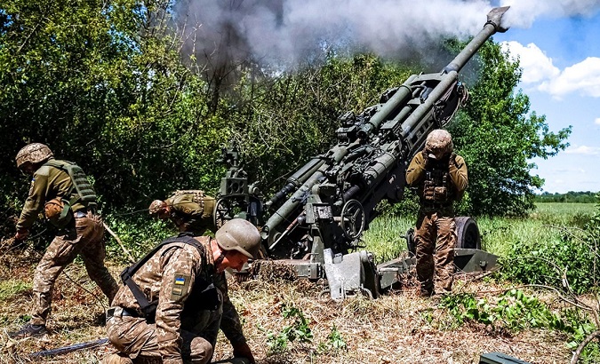 Ukrainian soldiers fire weapons donated by Western countries, 2023.