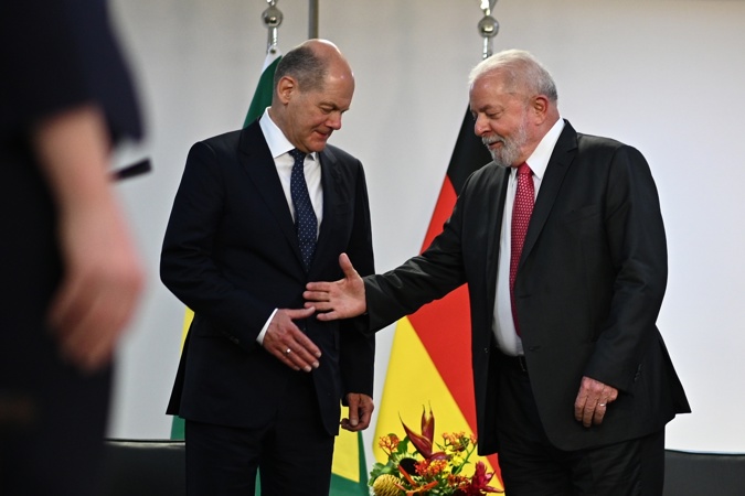 The President of Brazil, Luiz Inácio Lula da Silva (R), meets with the Chancellor of Germany, Olaf Scholz (L), today, at the Planalto Palace, in Brasilia (Brazil)