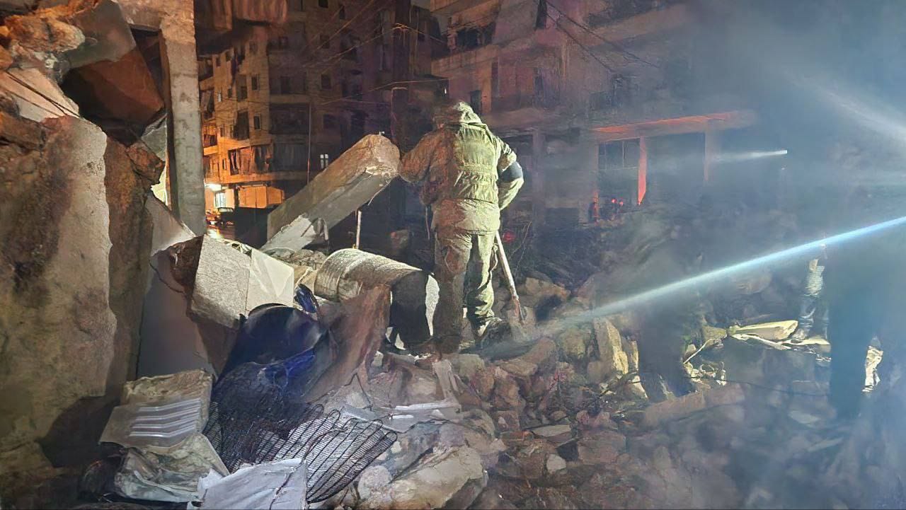 Syria. Aleppo. Soldiers of the Russian military police, together with Syrian rescuers, remove rubble and search for people.